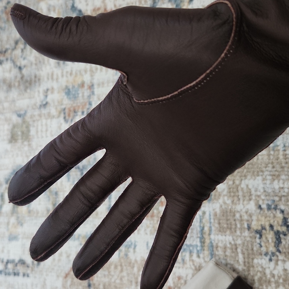 Elegant Brown Leather Gloves